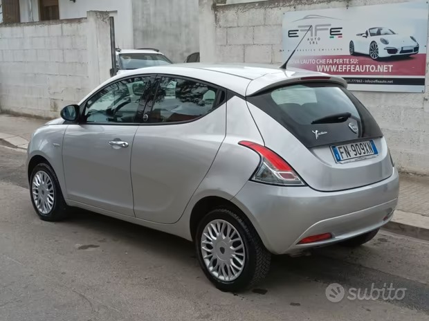 Lancia Ypsilon 1.2 69CV 5P GPL Ecochic - Effeauto